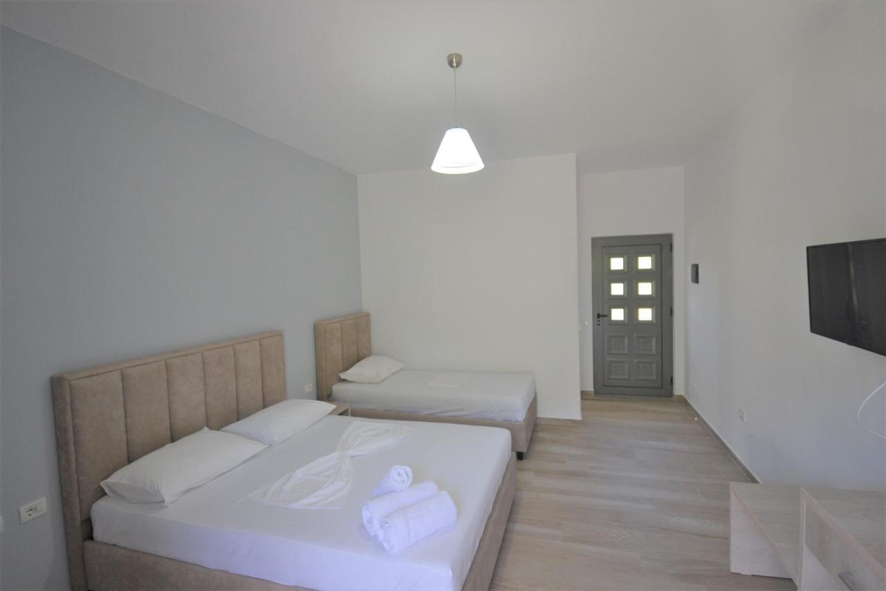 Bujtina Eleni Hotel ฮีมาเรอ ภายนอก รูปภาพ