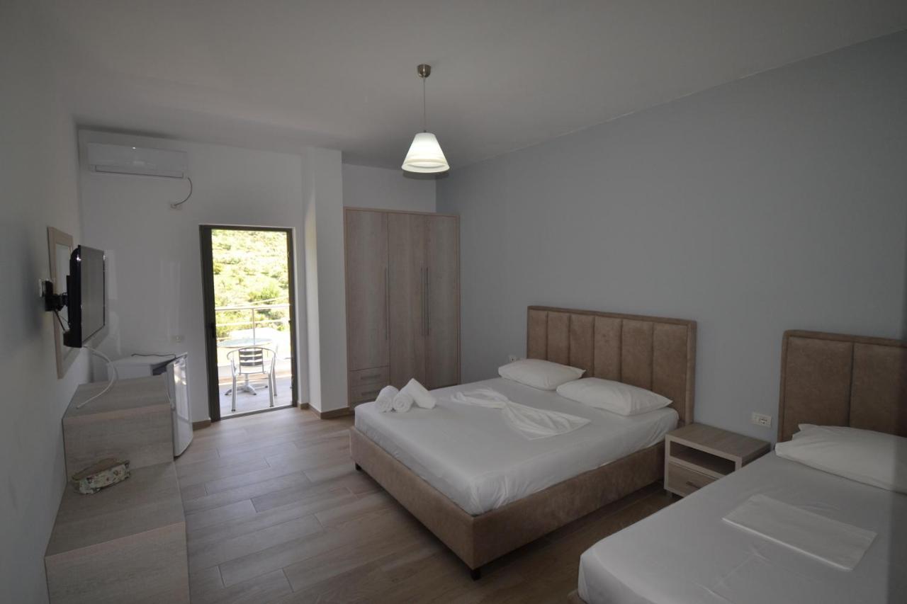 Bujtina Eleni Hotel ฮีมาเรอ ภายนอก รูปภาพ
