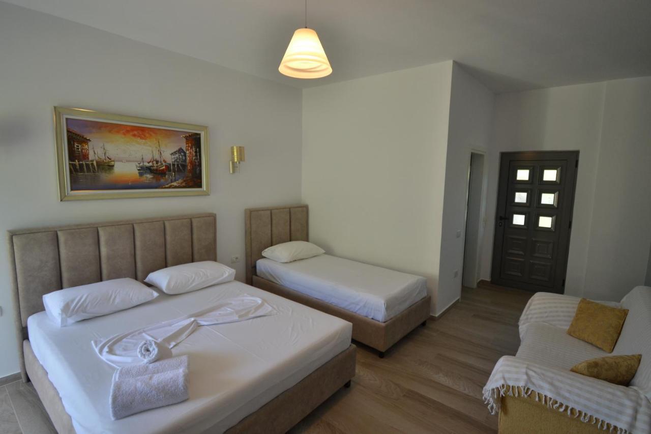Bujtina Eleni Hotel ฮีมาเรอ ภายนอก รูปภาพ
